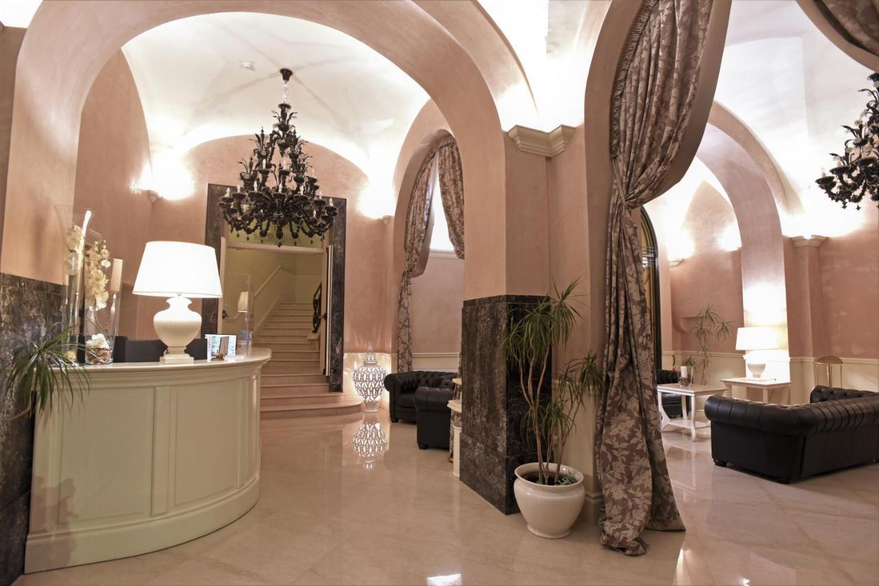 Suite Hotel Santa Chiara Lecce Luaran gambar